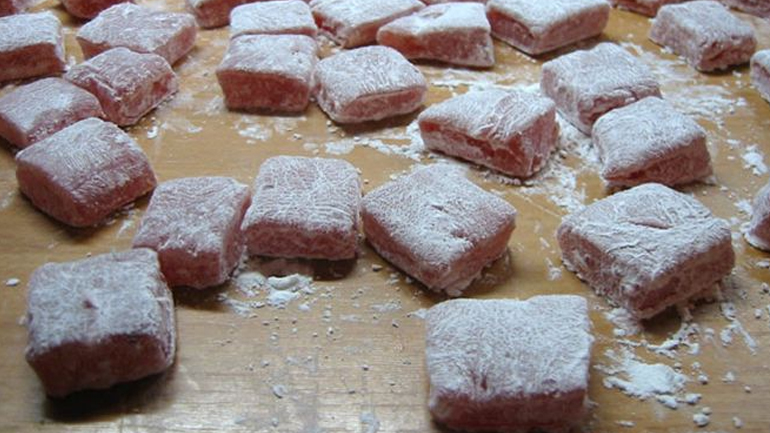 Πώς θα φτιάξετε σπιτικά λουκούμια;